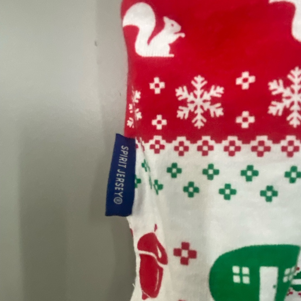 Universal Studios Happy Holidays Spirit Jersey - Picture 7 of 7